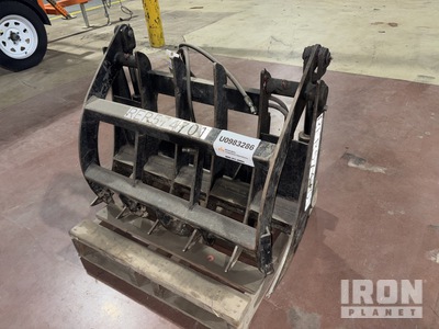 2017 35 in Mini Skid Steer Grapple