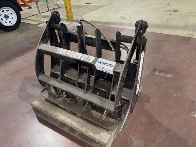 2017 35 in Mini Skid Steer Grapple