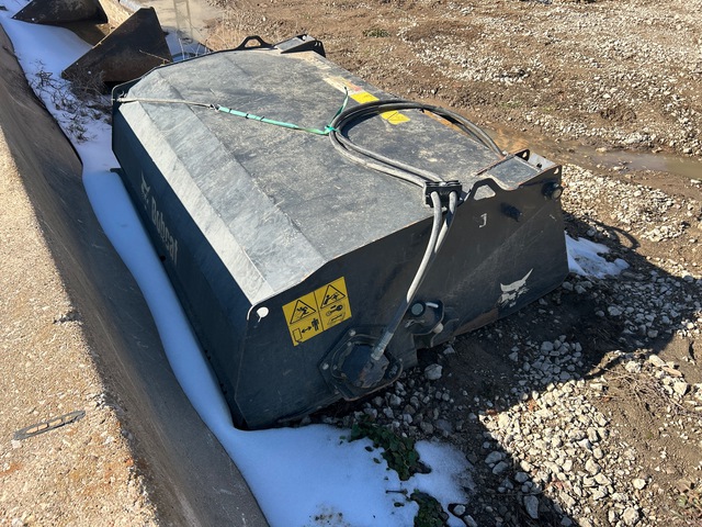 2022 Bobcat SWB72 60 in Skid Steer Sweeper