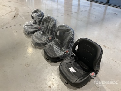 Quantity of (4) Tractor Seat その他 - 機械部品 (Unused)