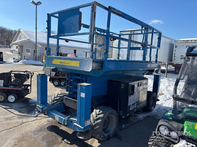 2015 Genie GS-3369 RT 4x4 Diesel シザーリフト