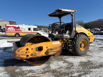 2016 Volvo SD115B Gładka zagęszczarka bębnowa