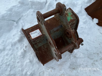 2018 Takeuchi BTB26012 Excavator Bucket