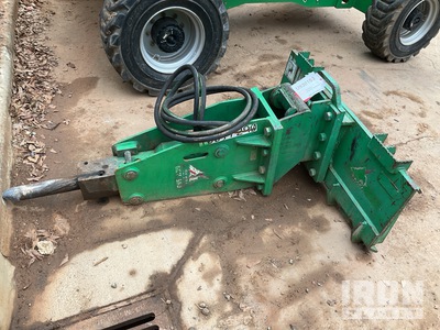 2018 Okada QRV550 Q/C スキッドステア油圧式ハンマー