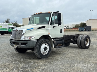 2008 International 4300 4x2 Autocarro cabina e telaio