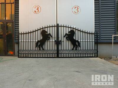 2025 Greatbear 18ft Iron Gate, Artwork horse in the Mid (Unused)