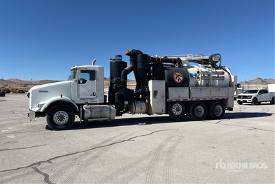 2015 Vactor 21HXXPD12 on 2015 Kenworth T800 8x4 Ciężarówka z koparką próżniową