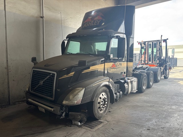 2014 Volvo VNL 6x4 T/A Day Cab Truck Tractor (Inoperable)