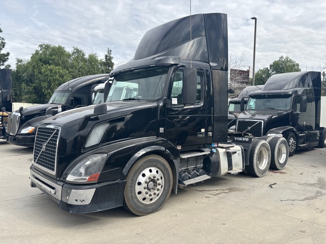 2014 Volvo VNL 6x4 T/A Day Cab Truck Tractor
