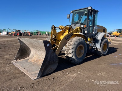 2015 Kawasaki 62Z7 Pala cargadora