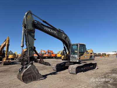 2013 Volvo EC220DL Tracked Excavator