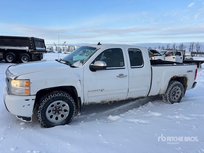 2010 Chevrolet Silverado 1500 LS 4x4 Extended Cab Pickup