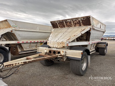 2014 ACE T/A Turntable Pup strooi aanhangwagen