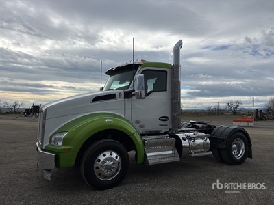 2025 Kenworth T880 4x2 S/A Day Cab Truck Tractor