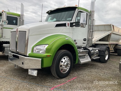 2025 Kenworth T880 S/A Day Cab Truck Tractor