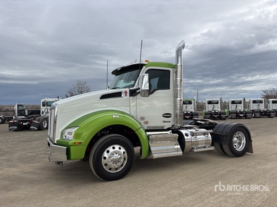 2025 Kenworth T880 4x2 S/A Day Cab Truck Tractor