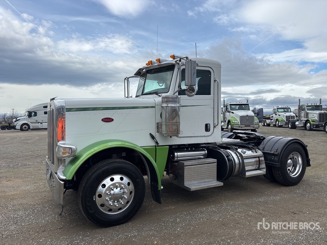 389 2015 Peterbilt