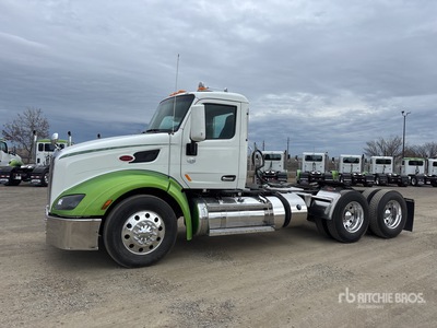 2015 Peterbilt 579 6x4 T/A Day Cab Truck Tractor
