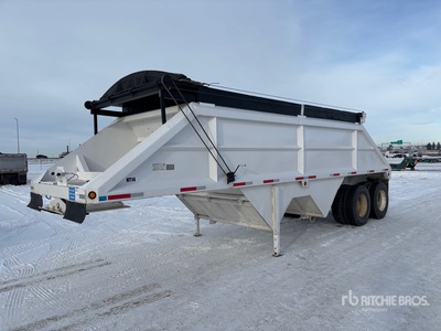 1985 Load Line 28 ft T/A Belly Dump Trailer