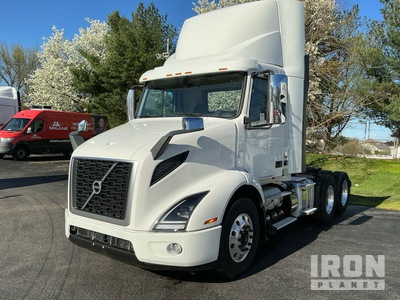 2020 Volvo VNR 6x4 T/A Day Cab Truck Tractor