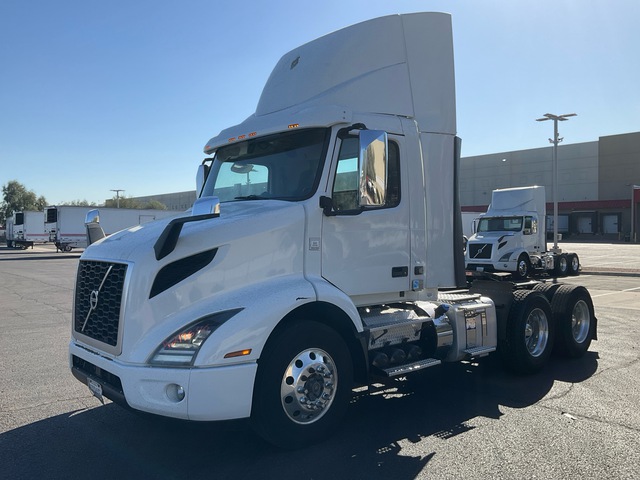 2020 Volvo VNR 6x4 T/A Day Cab Truck Tractor
