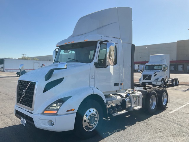 2020 Volvo VNR 6x4 T/A Day Cab Truck Tractor