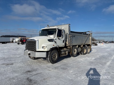 2013 Freightliner 114SD 8x4 Camion à benne basculante Tri/E