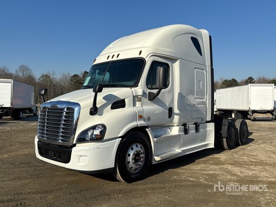 2019 Freightliner Cascadia 113 6x4 T/A Sleeper Truck Tractor