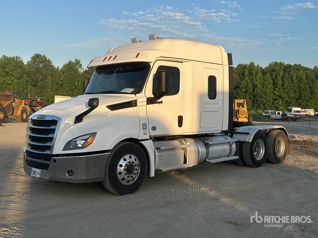 2020 Freightliner Cascadia 126 6x4 T/A Sleeper Truck Tractor