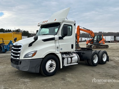 2018 Freightliner Cascadia 126 6x4 T/A Day Cab Truck Tractor