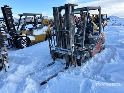 Toyota 4500 lb Pneumatic Tire Forklift