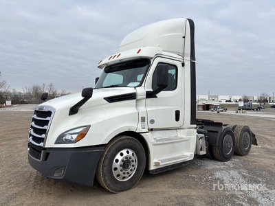 2020 Freightliner Cascadia 126 6x4 T/A Day Cab Truck Tractor