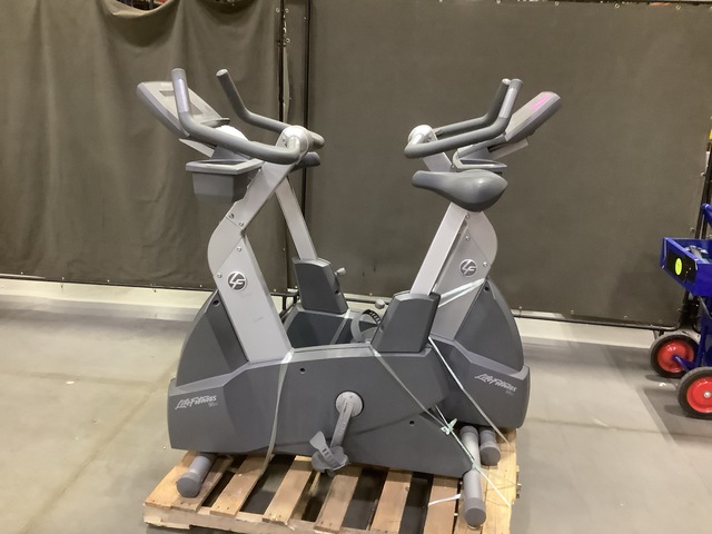 (2) Life Fitness 95Ci Exercise Bikes