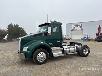 2018 Kenworth T880 4x2 S/A Day Cab Truck Tractor