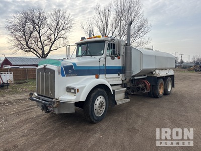 1986 Kenworth T800 4000 gal 6x4 Water Truck