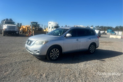 2014 Nissan Pathfinder SV 2WD SUV