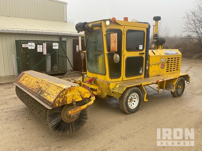 2014 Superior Broom SM80CT Barredora