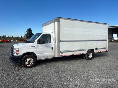 2022 Ford E350 4x2 Furgoneta caja cerrada