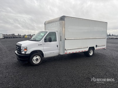 2022 Ford E350 4x2 Camion fourgon