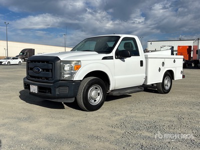 2013 Ford F-250 XL 4x2 Autocarro di servizio