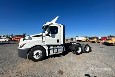 2018 Freightliner Cascadia 126 6x4 T/A Day Cab Truck Tractor