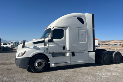 2020 Freightliner Cascadia 126 6x4 T/A Sleeper Truck Tractor