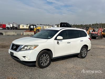 2014 Nissan Pathfinder 2WD SUV