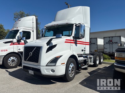 2020 Volvo VNR64T 6x4 Cabeza Tractora Cabina Corta
