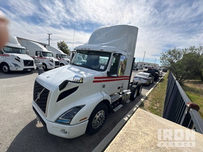 2020 Volvo VNR64T 6x4 Cabeza Tractora Cabina Corta