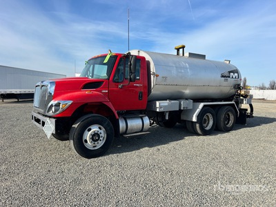 2011 International 7500 6x4 Tanker Truck