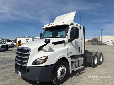 2020 Freightliner Cascadia 126 6x4 T/A Day Cab Truck Tractor