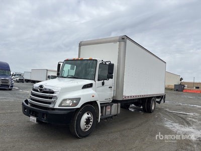 2016 Hino 338 4x2 Van Truck