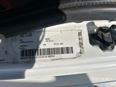 2015 International 4400 4x2 Autocarro furgonato