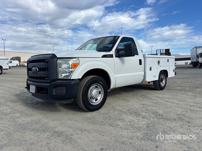 2012 Ford F-250 XL 4x2 Autocarro di servizio
